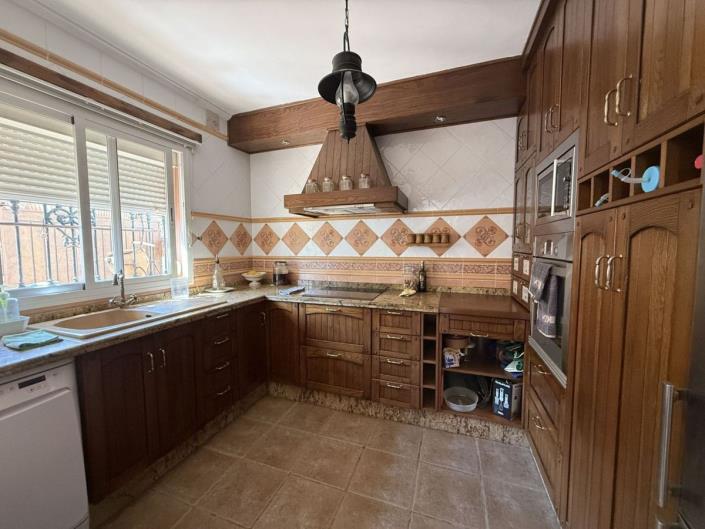 Image No.4-4 Bed Townhouse for sale