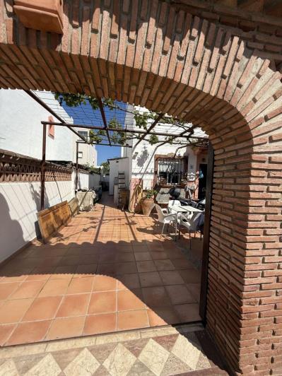 Image No.3-4 Bed Townhouse for sale
