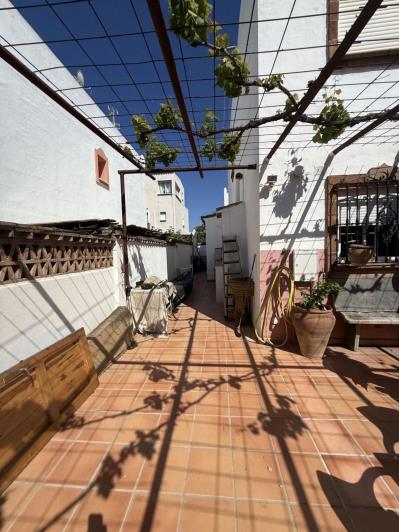 Image No.11-4 Bed Townhouse for sale