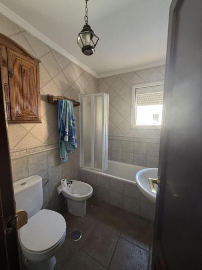 Image No.17-4 Bed Townhouse for sale