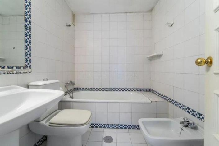 Image No.17-3 Bed Apartment for sale