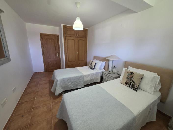 Image No.51-5 Bed Townhouse for sale