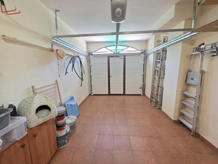 Image No.54-5 Bed Townhouse for sale