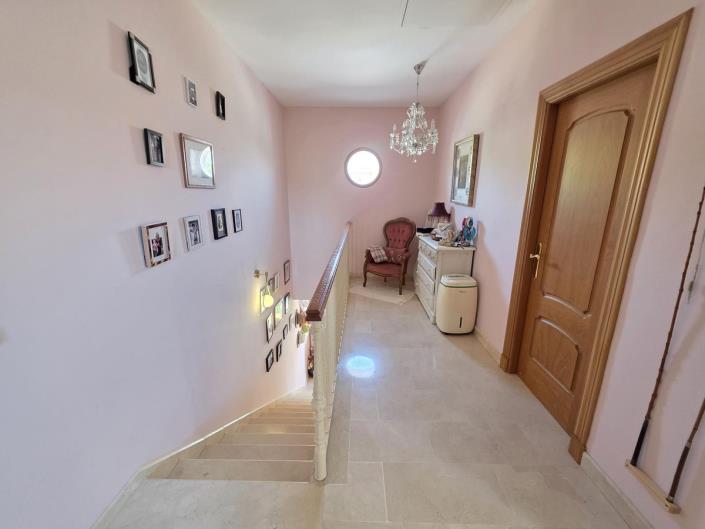 Image No.23-5 Bed Townhouse for sale