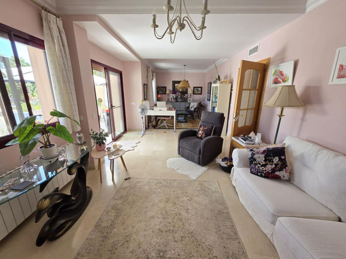 Image No.17-5 Bed Townhouse for sale