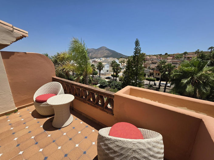 Image No.30-5 Bed Townhouse for sale