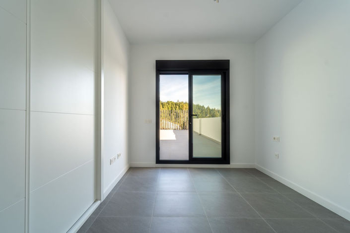 Image No.24-2 Bed Apartment for sale