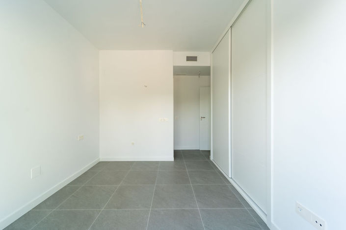 Image No.25-2 Bed Apartment for sale