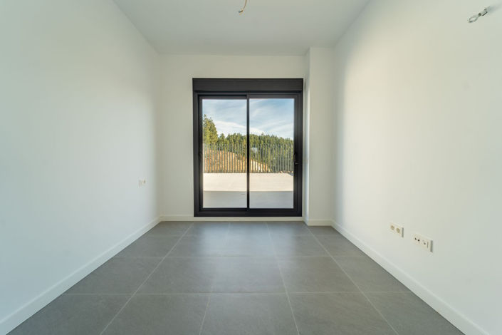 Image No.33-2 Bed Apartment for sale