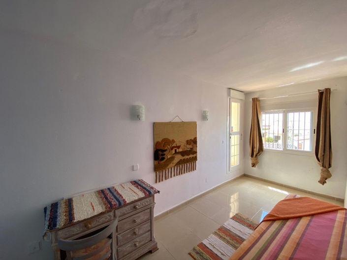 Image No.13-4 Bed Semi-Detached for sale