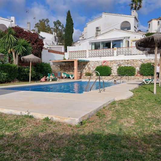 Image No.15-4 Bed Semi-Detached for sale