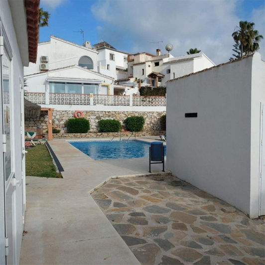 Image No.16-4 Bed Semi-Detached for sale