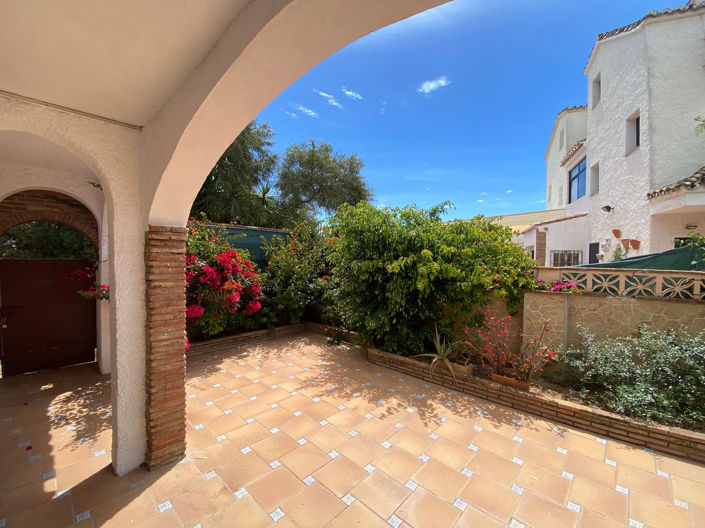 Image No.2-4 Bed Semi-Detached for sale