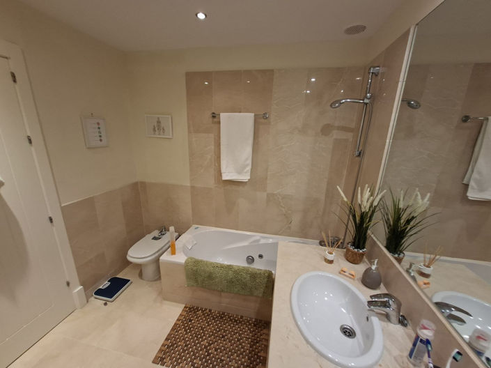 Image No.17-2 Bed Apartment for sale