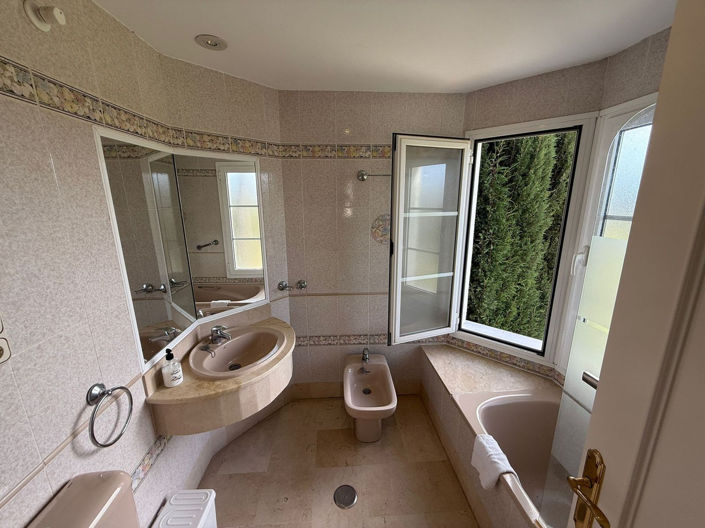 Image No.7-3 Bed Apartment for sale