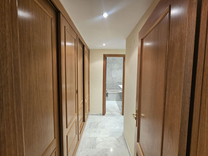 Image No.17-3 Bed Apartment for sale