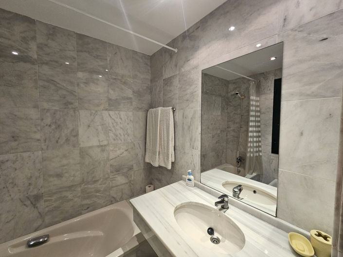 Image No.18-3 Bed Apartment for sale
