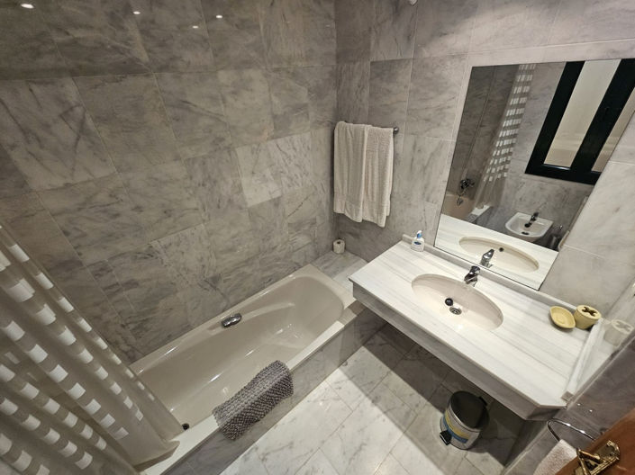Image No.19-3 Bed Apartment for sale