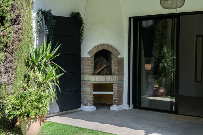 Image No.25-2 Bed Townhouse for sale