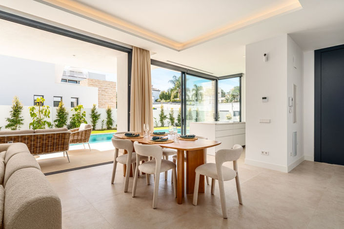 Image No.5-5 Bed Villa for sale