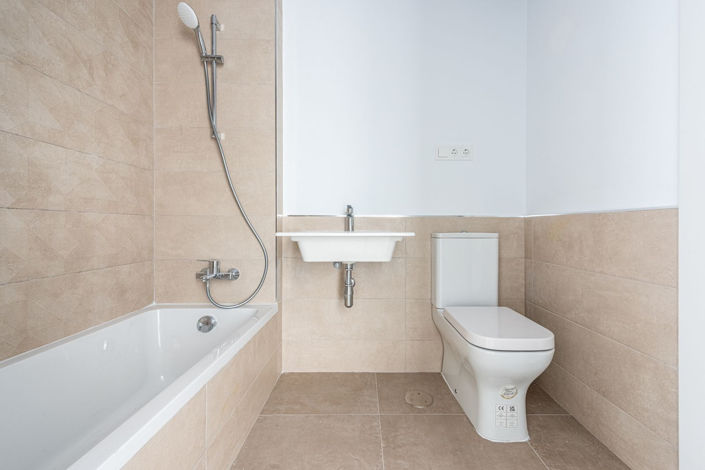 Image No.15-2 Bed Apartment for sale