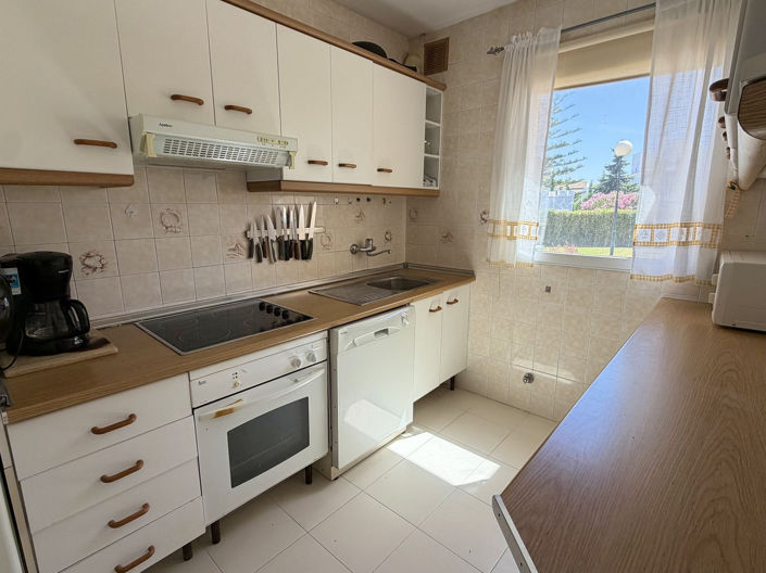 Image No.8-2 Bed Townhouse for sale