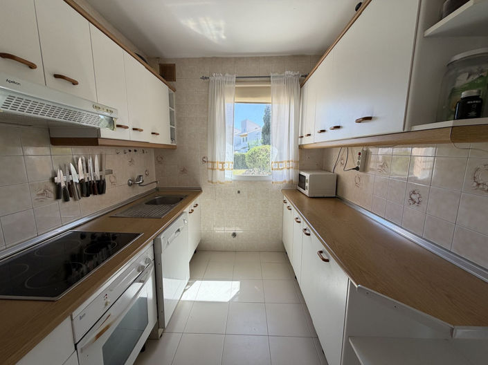 Image No.9-2 Bed Townhouse for sale