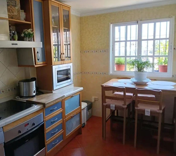 Image No.14-3 Bed Townhouse for sale