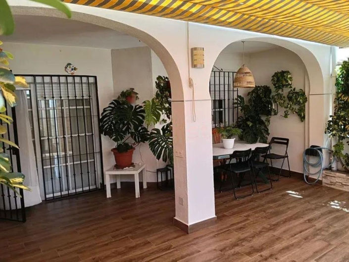 Image No.19-3 Bed Townhouse for sale