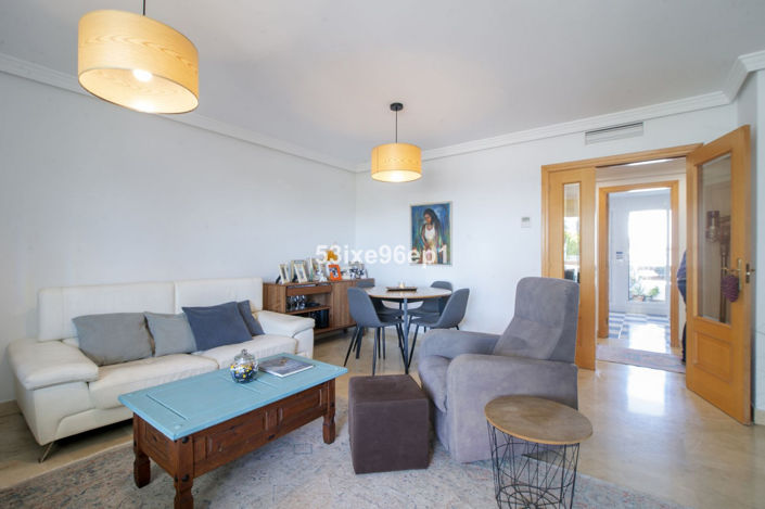 Image No.3-Appartement de 3 chambres à vendre à Estepona