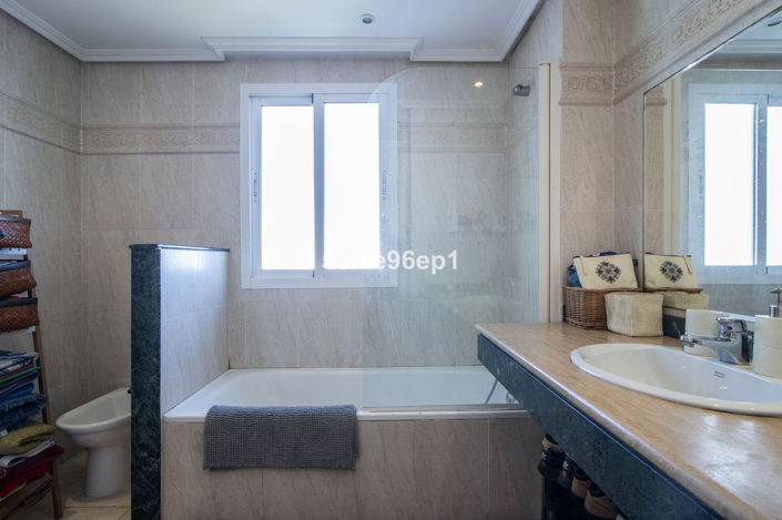 Image No.32-Appartement de 3 chambres à vendre à Estepona