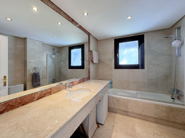 Image No.16-4 Bed Apartment for sale