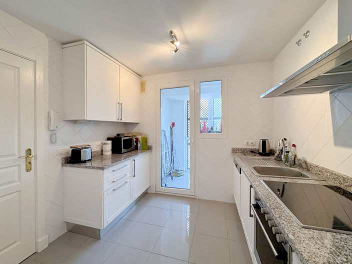 Image No.21-4 Bed Apartment for sale