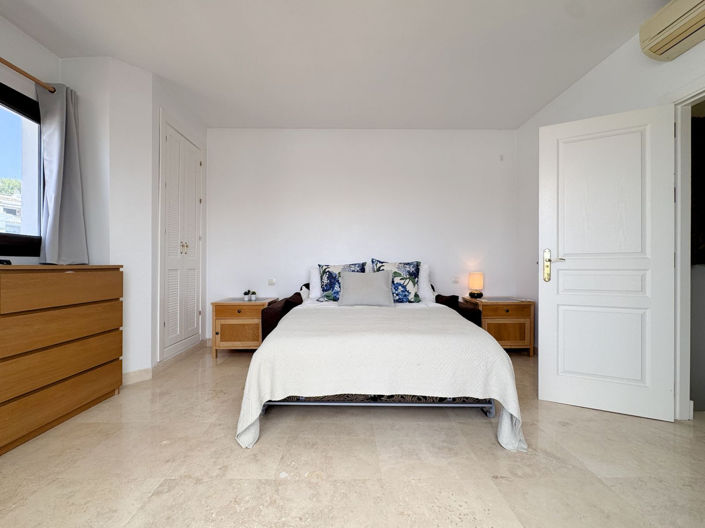 Image No.29-4 Bed Apartment for sale