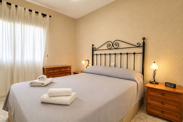 Image No.24-2 Bed Apartment for sale