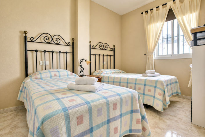 Image No.28-2 Bed Apartment for sale
