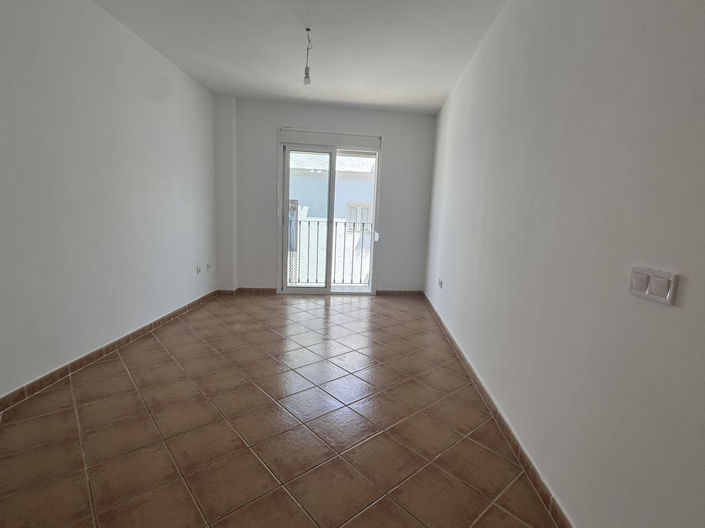 Image No.3-Appartement de 2 chambres à vendre à Estepona