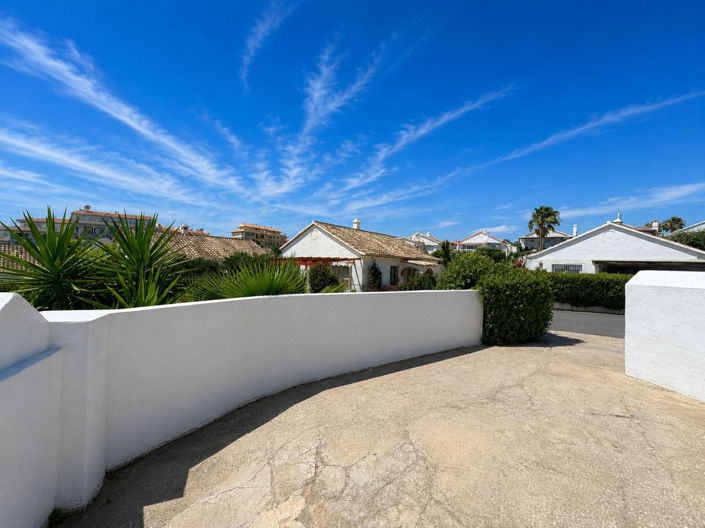 Image No.30-2 Bed Villa for sale