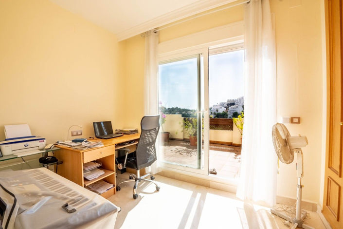 Image No.31-3 Bed Apartment for sale