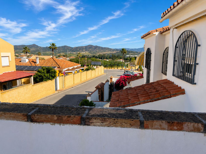 Image No.20-3 Bed Townhouse for sale