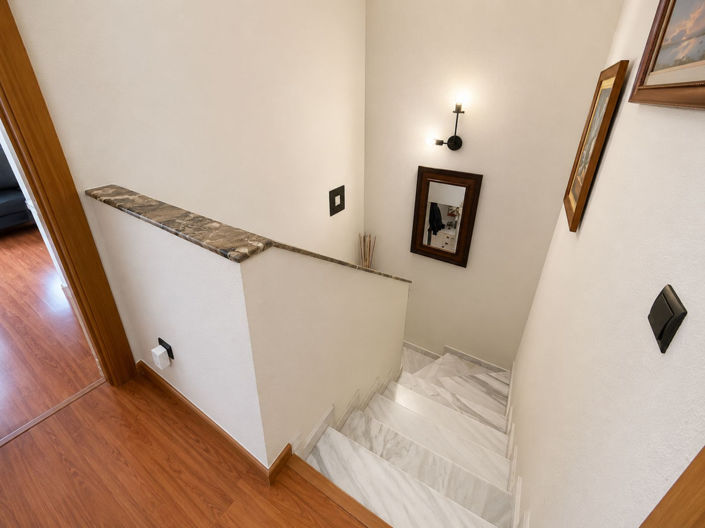 Image No.23-3 Bed Townhouse for sale