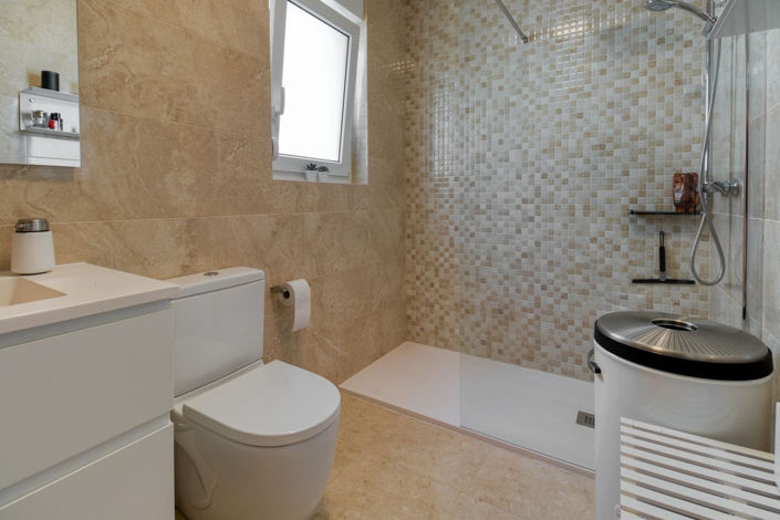 Image No.23-3 Bed Semi-Detached for sale
