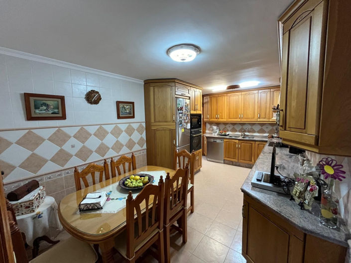 Image No.11-2 Bed Townhouse for sale