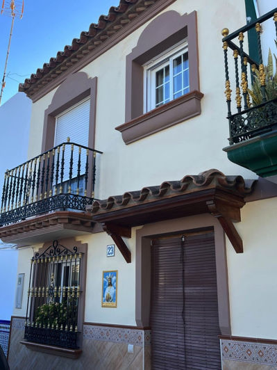 Image No.20-2 Bed Townhouse for sale