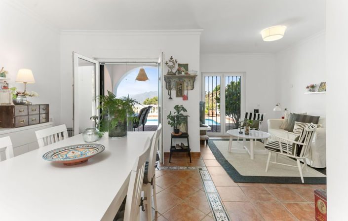 Image No.11-3 Bed Townhouse for sale