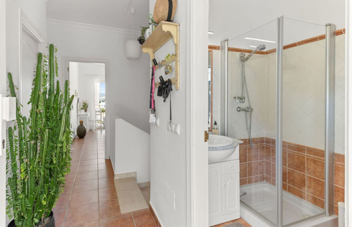 Image No.23-3 Bed Townhouse for sale