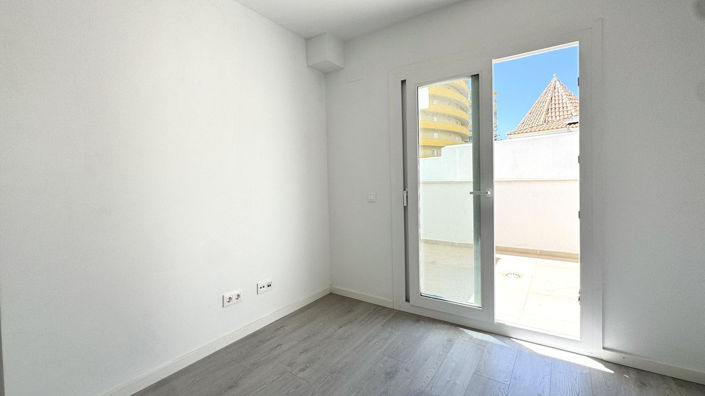 Image No.18-3 Bed Apartment for sale