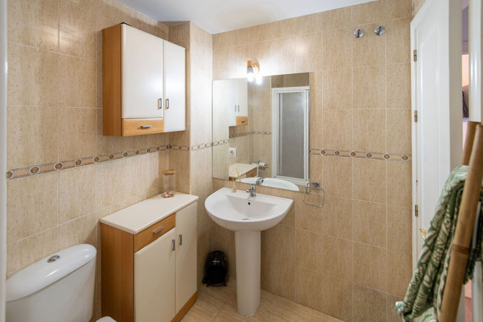 Image No.26-2 Bed Apartment for sale