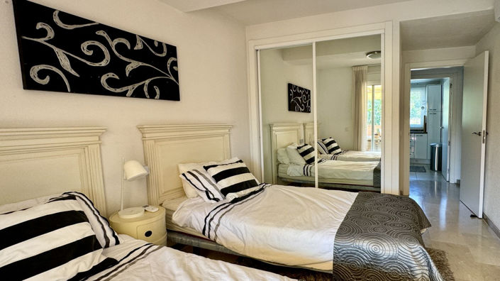Image No.21-3 Bed Apartment for sale