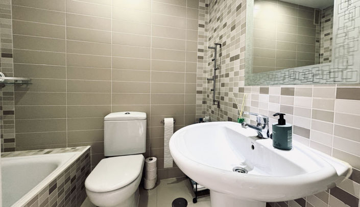 Image No.23-3 Bed Apartment for sale